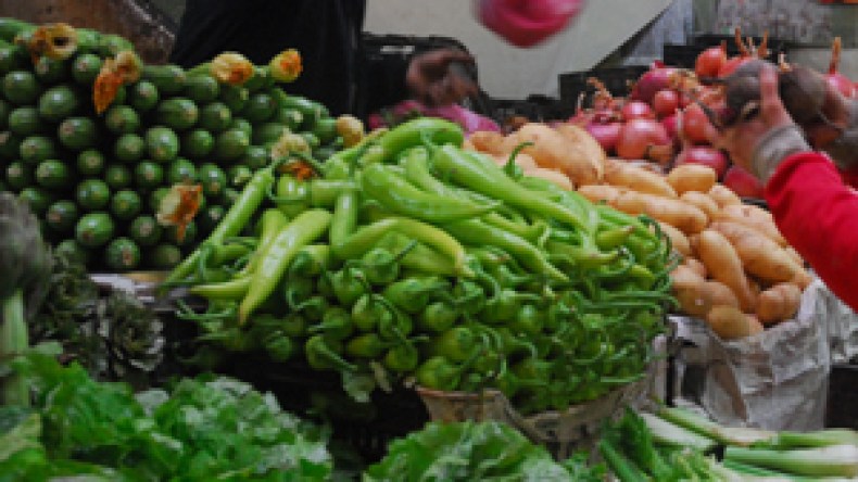 تجار يوقفون رفع الأسعار ومستهلكون “يقاطعون” بعض السلع