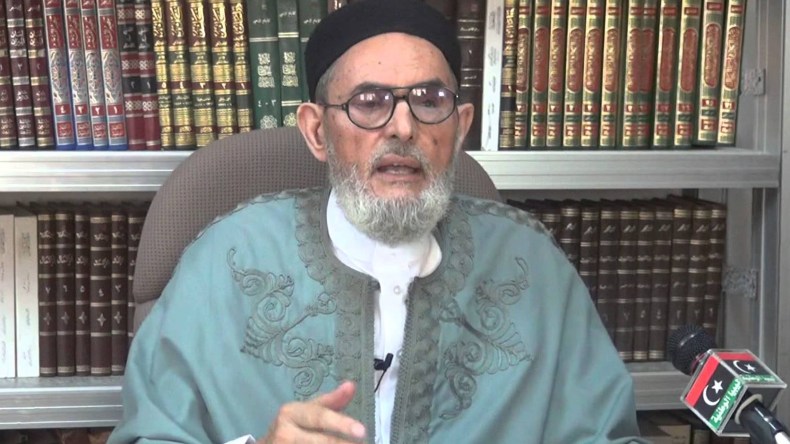 مفتي ليبيا يرفض التدخل الأجنبي ويصرّح: من يقاتل حفتر ويُقتل فهو شهيد