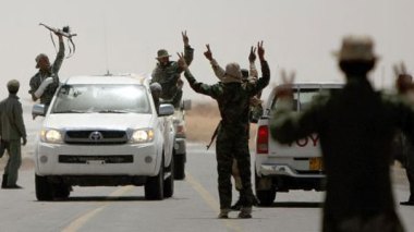 Libye : les combats s'intensifient dans le port de Brega