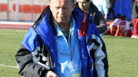 مدرب القبائل يتبرأ من اللقب لكنه يصر على الوصافة