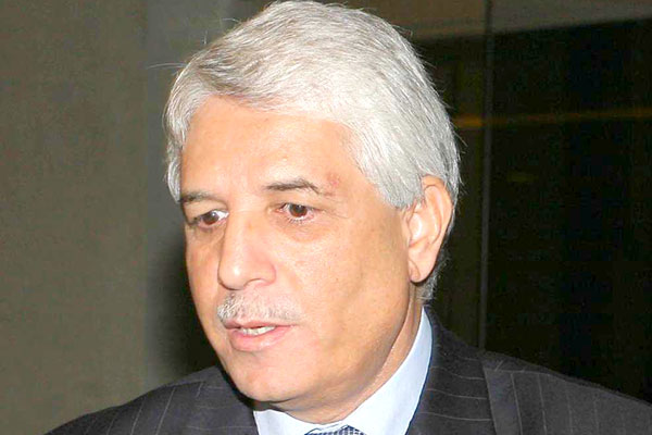 Justice minister: I will not intervene in Chakib Khalil’s case