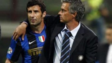 Inter Milanâ€™s Luis Figo officially announces retirement from football