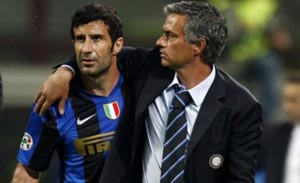 Inter Milanâ€™s Luis Figo officially announces retirement from football