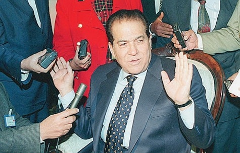 Égypte : Al-Ganzouri appelle au dialogue pour résoudre la crise