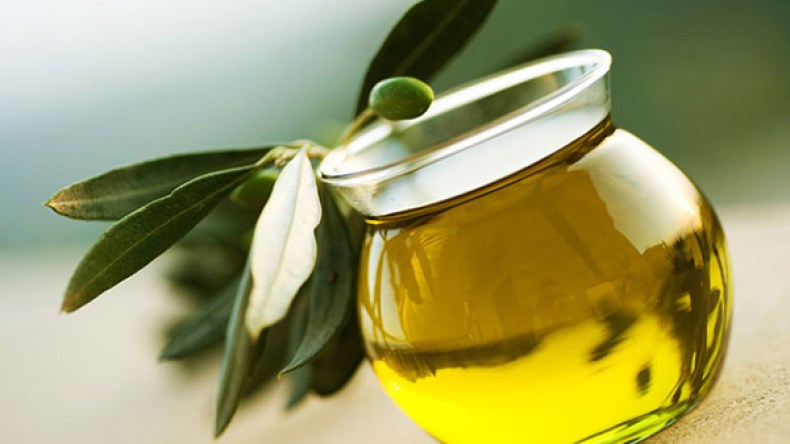 زيت الزيتون يقي من سبعة سرطانات والتمر يسهل الولادة
