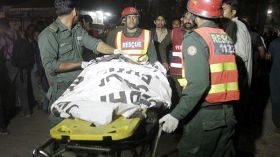 باكستان تلاحق المسؤولين عن تفجير قتل 70 شخصاً