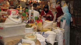 ارتفاع أسعار لوازم الحلويات عشية العيد