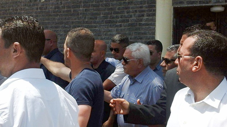 متقاعدو الجيش يكرمون زروال ويطلبون منه الوساطة لدى السلطة