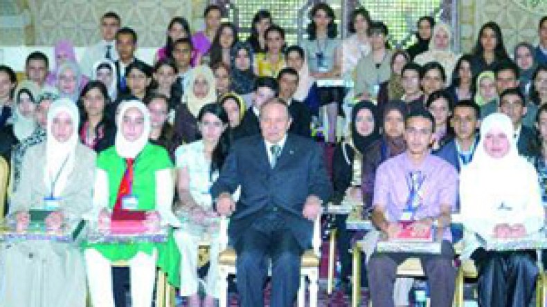 “نحتاج إلى رعاية.. ومنحة للخارج تغنينا عن كل الهدايا”