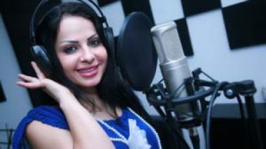 Layal Aboud sings â€œLike Crazyâ€