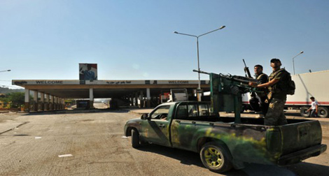 De sources françaises confirment : « Des algériens rampent vers la Syrie pour rejoindre les rangs de l’ASL»