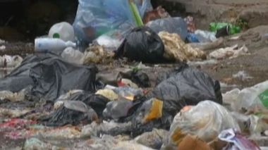 أزمة النفايات في لبنان: الأمطار تزيد الطين بلة!