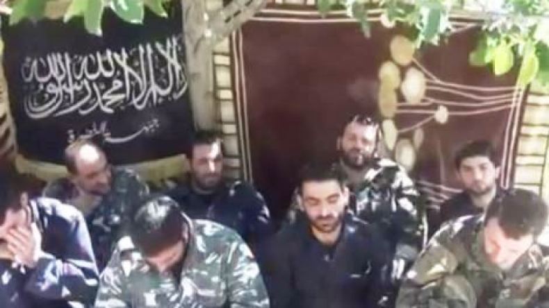 عسكريون لبنانيون محتجزون في سوريا يدعون للتظاهر ضد حزب الله