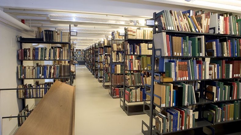 أطروحة دكتوراه تقارب قراءة التراث من خلال المرأة