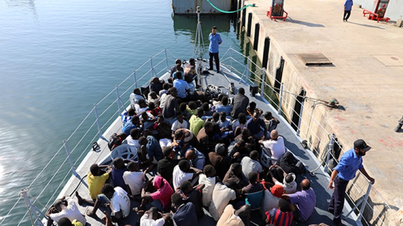25 قتيلاً في غرق قارب يقل مهاجرين قبالة ليبيا