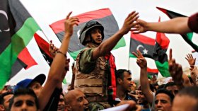 القوى الغربية تدعو إلى انتقال سياسي بلا عنف في ليبيا