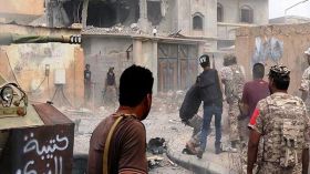 القوات الليبية تحرر 14 مدنياً من “داعش” في سرت