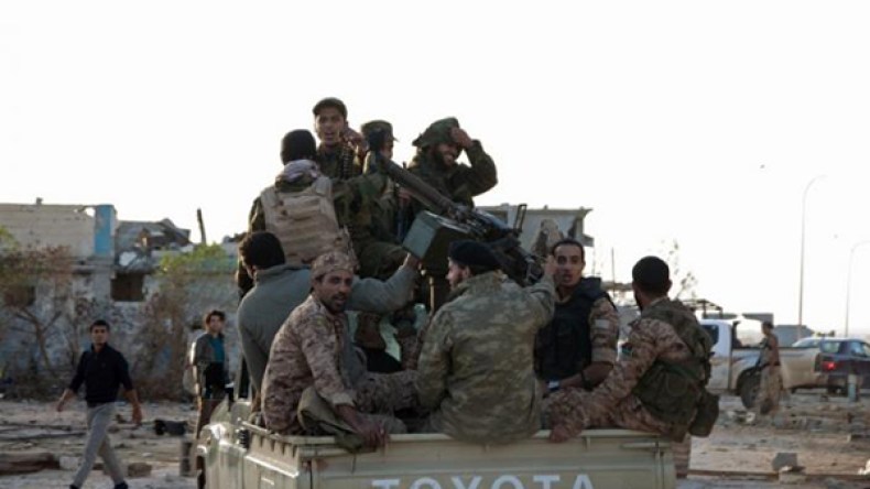 قوات حفتر تسيطر على قاعدة الجفرة الجوية