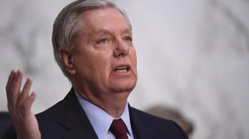 الأسد يقول لترامب “تباً لك”.. إنه مجنون!