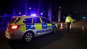 رجل يصيب شرطيين بسكين قرب مقر إقامة الملكة إليزابيث