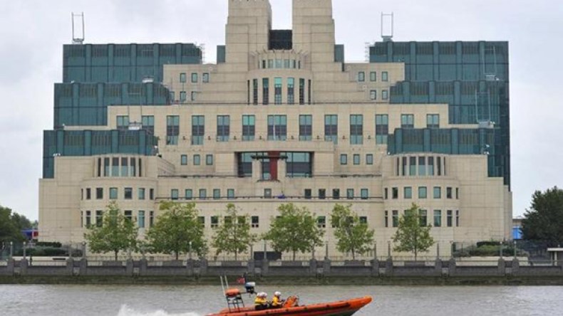 بريطانيا تسحب جواسيس بعد اطلاع روسيا والصين على وثائق لسنودن