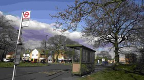 الشرطة البريطانية تعتقل تسعة بعد اعتداء وحشي على طالب لجوء