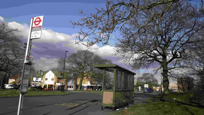 الشرطة البريطانية تعتقل تسعة بعد اعتداء وحشي على طالب لجوء