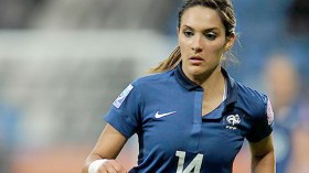 جزائرية تقود فريقا فرنسيا 3 سنوات و10 أشهر دون انهزام