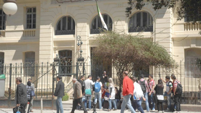 تلاميذ عادوا إلى بيوتهم.. واستجابة متباينة لإضراب “لونباف”