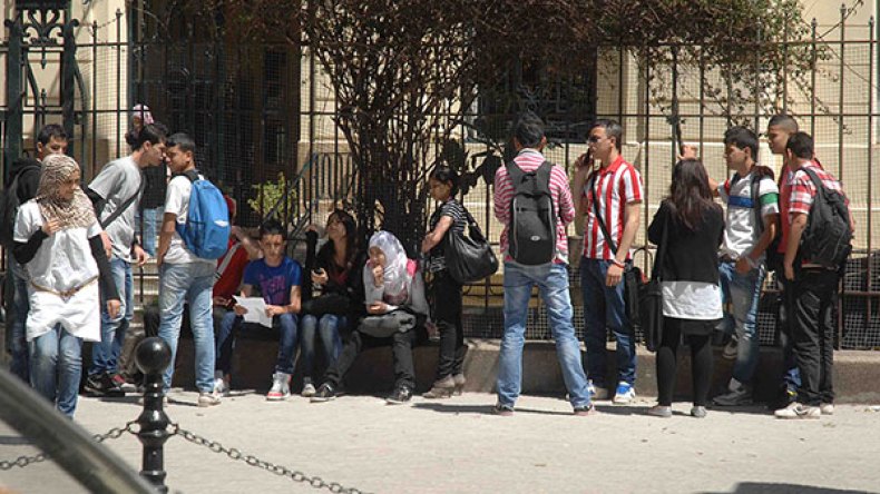 دمج الأقسام وتقليص الأفواج لمواجهة العجز في الأساتذة