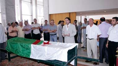 Tahar Ouattar conduit à sa dernière demeure : hommage national au grand romancier disparu