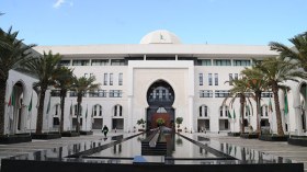 الجزائر تطلع سفير المغرب حول “تدفق كثيف” للمغاربة نحو ليبيا