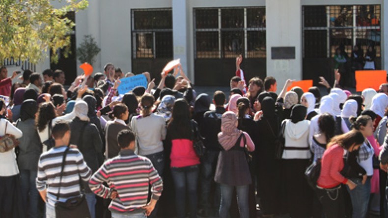 عصابة تحتال على خريجي الجامعات بمسابقات توظيف وهمية