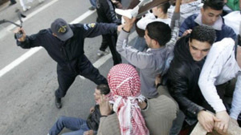 25 موقوفا أمام العدالة وخسائر “جمعة الغضب” بالملايير