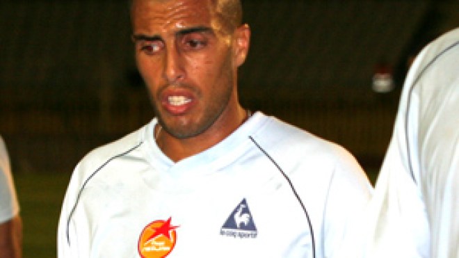 منصوري يرغب في تجديد عقده مع لوريون