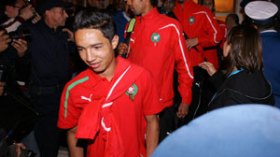 وصول أسود الأطلس في طائرة خاصة إلى مدينة عنابة(فيديو)