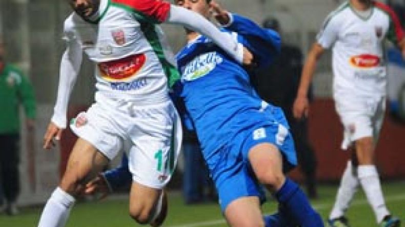 إدارة‭ ‬العميد‭ ‬تعيش‭ ‬طوارئ‭ ‬وتبرمج‭ ‬معسكرا‭ ‬ليومين‭ ‬تحسبا‭ ‬لمباراة‭ ‬القبائل