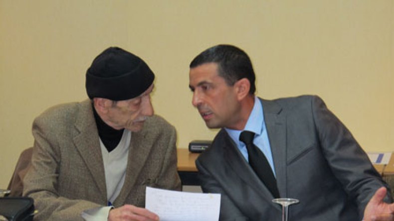 غريب يستقيل ولونغار منتظرهذا الاسبوع للإكتتاب