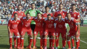 اللاعبون يفضلون التدرب بعيدا عن العلمة