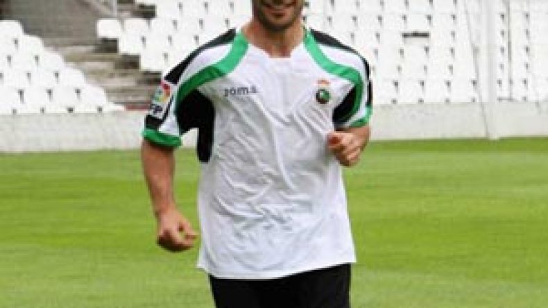 لحسن كاد يغيب عن تربص الخضر بسبب “الجوية الفرنسية”