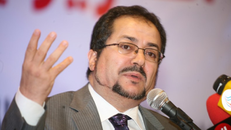 مناصرة يتضامن مع الفلسطينيين ويدعو إلى تحرير الأقصى