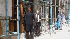 حاور آلبير كامو وصادق اليساريين وأكل الخبز بالزيت مع طلبته