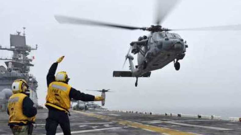 احتكاك بين مروحية أمريكية وطائرة إيرانية في الخليج