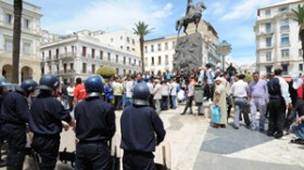المشطوبون من الجيش يكتسحون ساحة الأمير عبد القادر