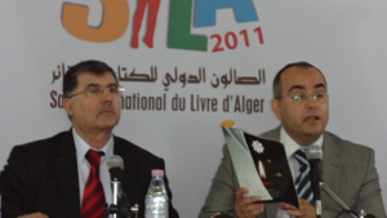 المشرف العام على مجلة حراء التركية يلقي محاضرات على هامش صالون الكتاب