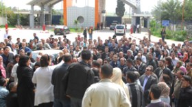 المئات من عمال “سونلغاز” في احتجاج جهوي أمام المؤسسة بوهران