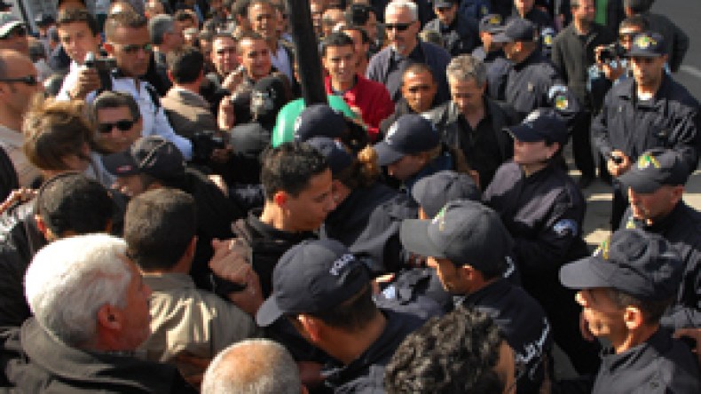 سعدي يغيب مجددا عن مسيرة فاشلة بالعاصمة