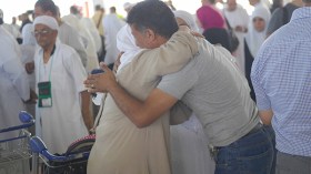 “زيارة بيت الله أنستنا همومنا.. لم نذهب للسياحة ودعونا للجزائر كثيرا..”