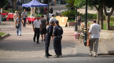 Algerians refuse to respond to futile calls for a revolution