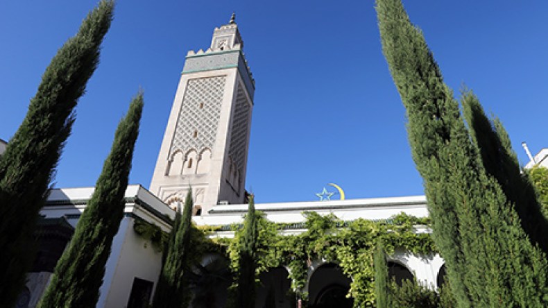 مساجد أوروبا تحت النار